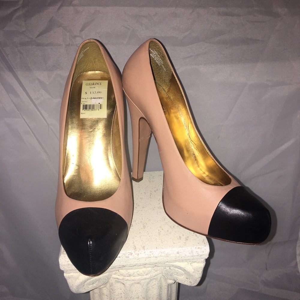 🤑Report Pumps Orig. $220
